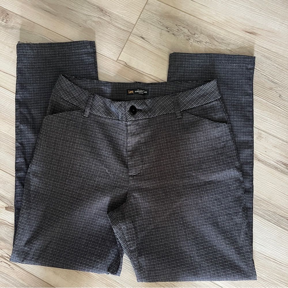 Lee plaid relaxed fit plain front straight leg pants Size 10 short